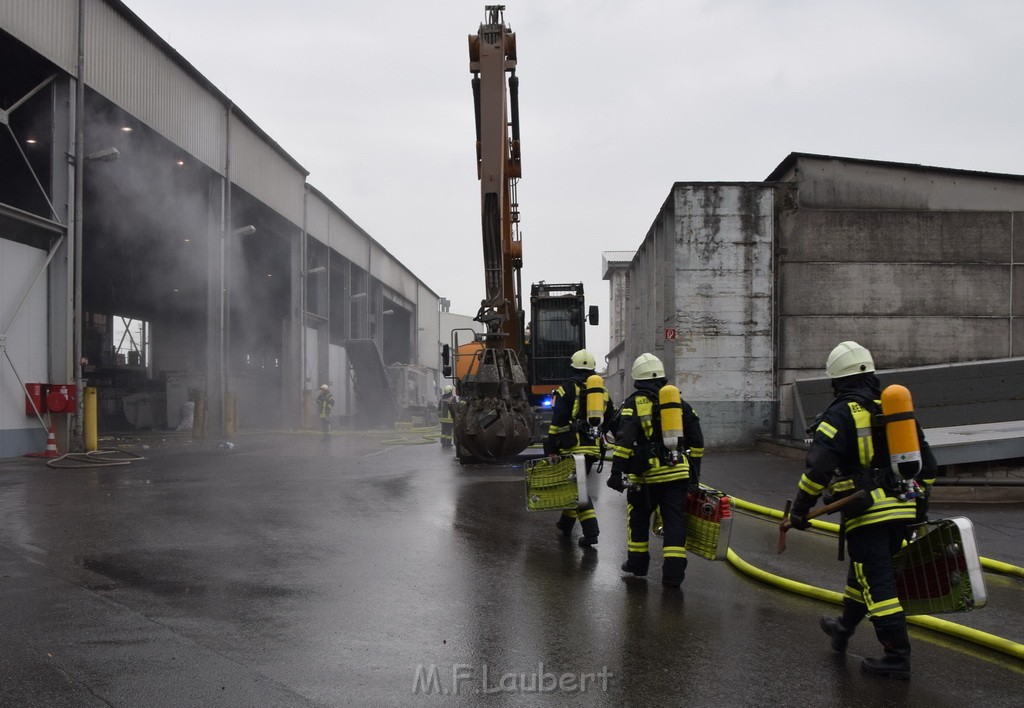 Feuer AVG Koeln Rath Heumar Wikingerstr 009.JPG - Miklos Laubert